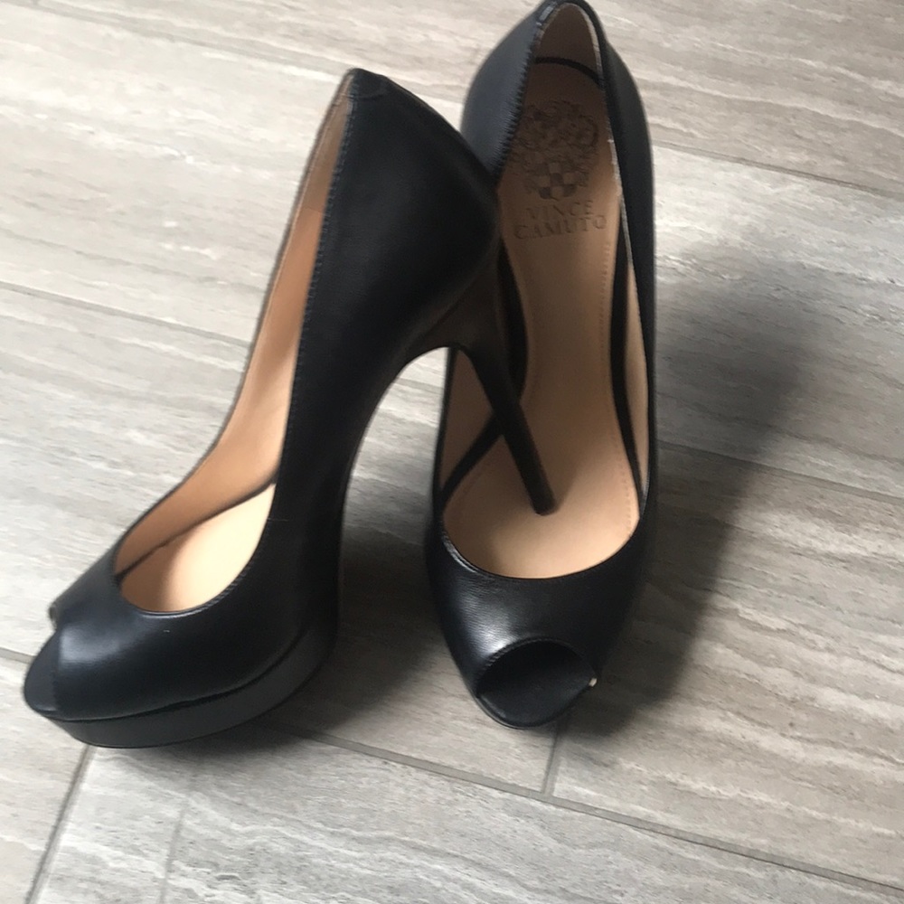 Vince camuto Black classic heels